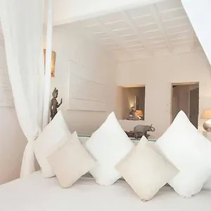 https://navona-love-deluxe.it-romehotels.com